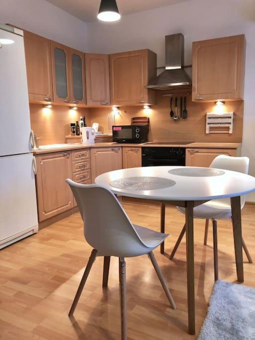 Apartament Modern & Cozy Near Hockey & Football Arena