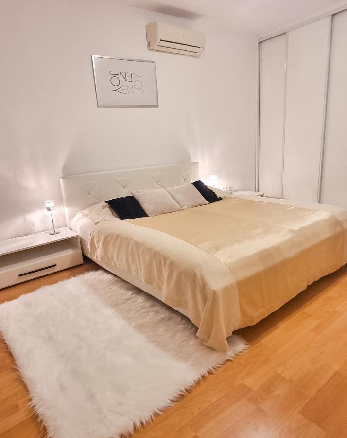 Apartament Modern & Cozy Near Hockey & Football Arena Bratysława