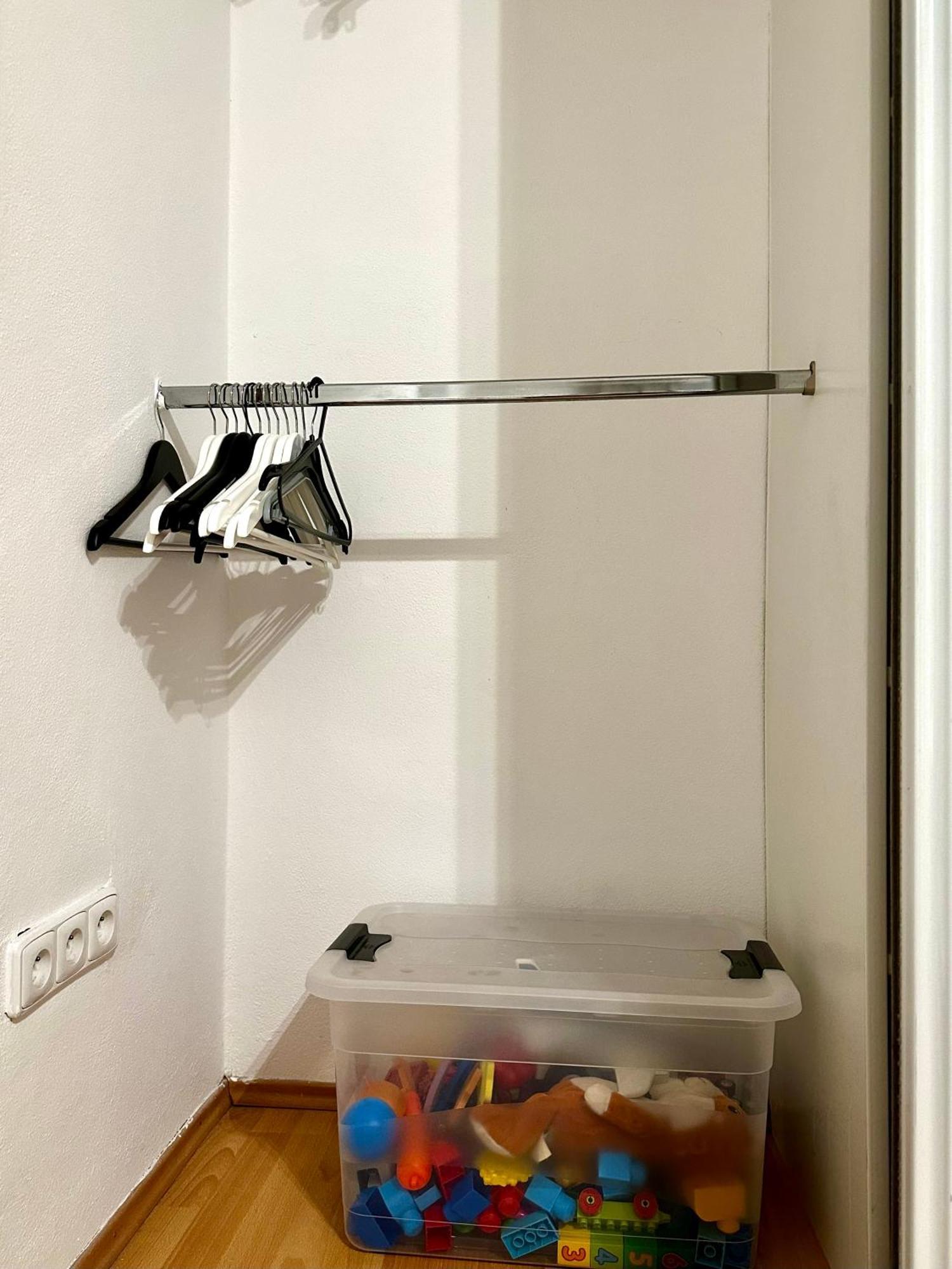 Modern & Cozy Near Hockey & Football Arena Apartament *